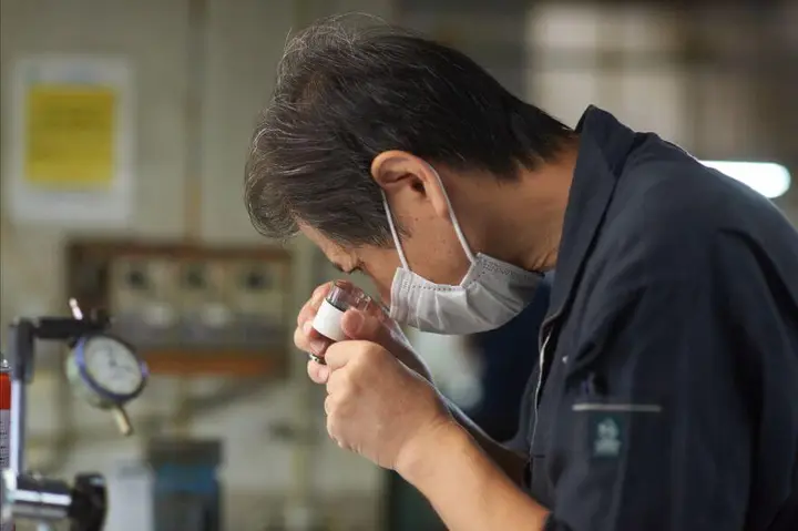 Fabrication Paris Miki au Japon 