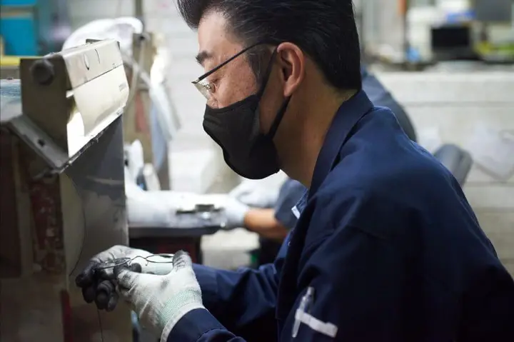 Fabrication Paris Miki au Japon 