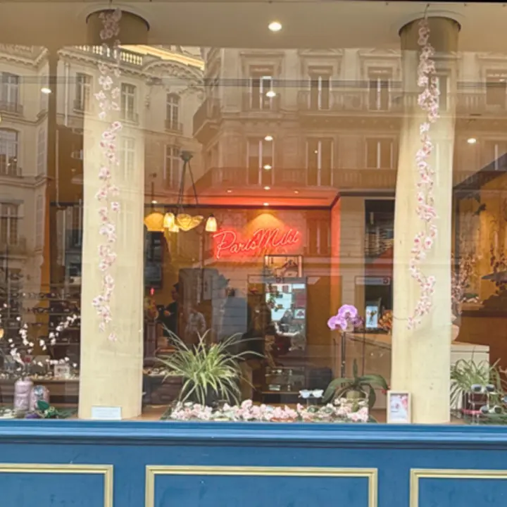 Vitrine Paris Miki