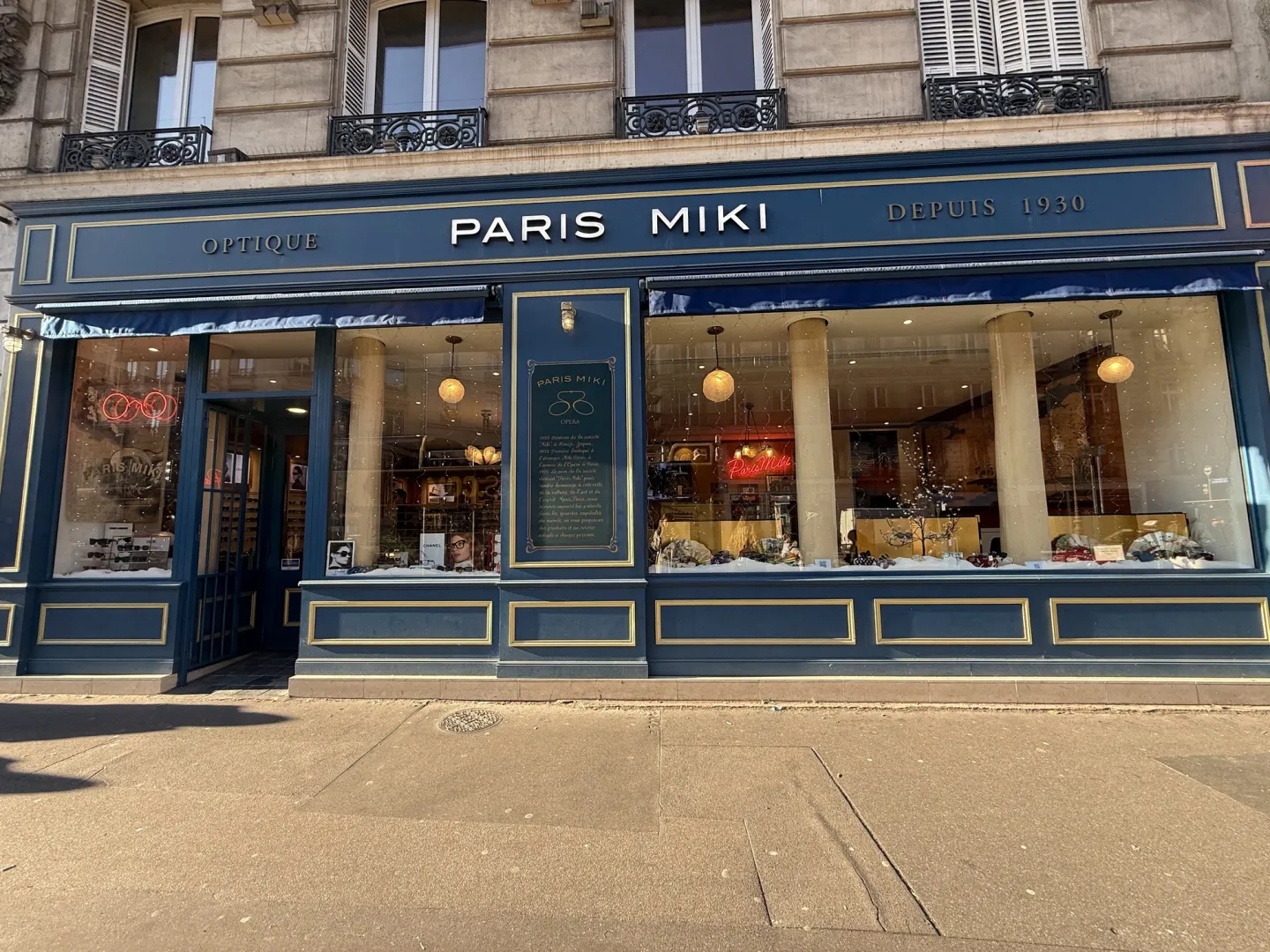 Vitrine Paris Miki